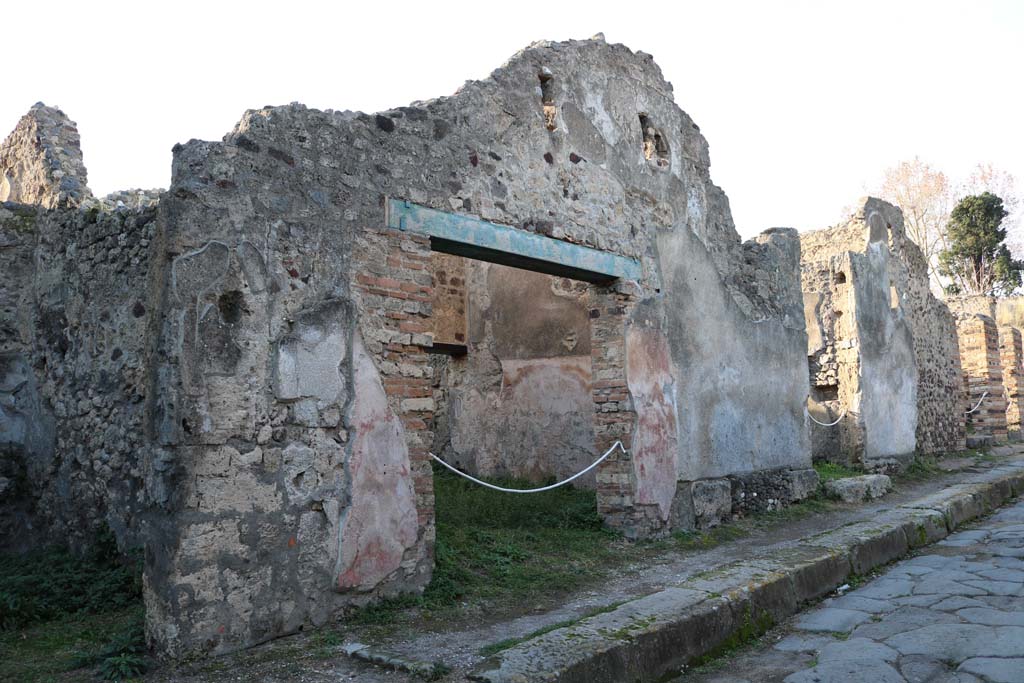 vi-15-11-pompeii-in-centre-december-2018-looking-north-west-to